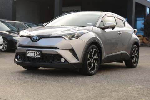 2017 Toyota C-HR - Thumbnail