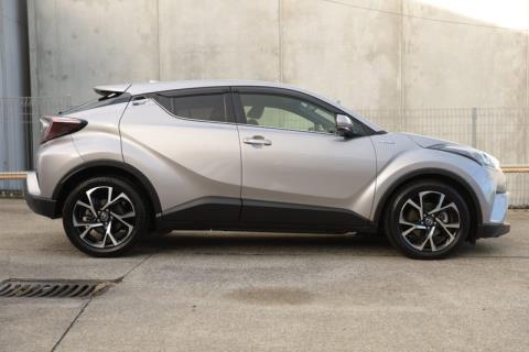 2017 Toyota C-HR - Thumbnail