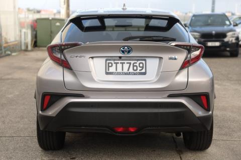 2017 Toyota C-HR - Thumbnail