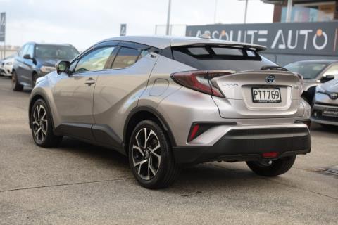 2017 Toyota C-HR - Thumbnail